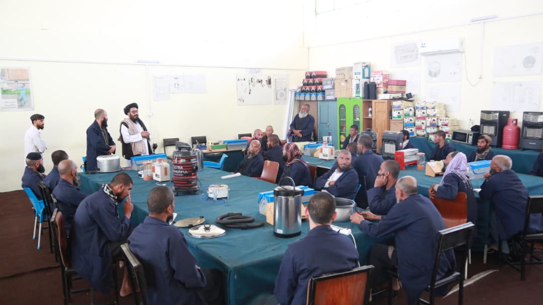 بازدید از کمپ امید